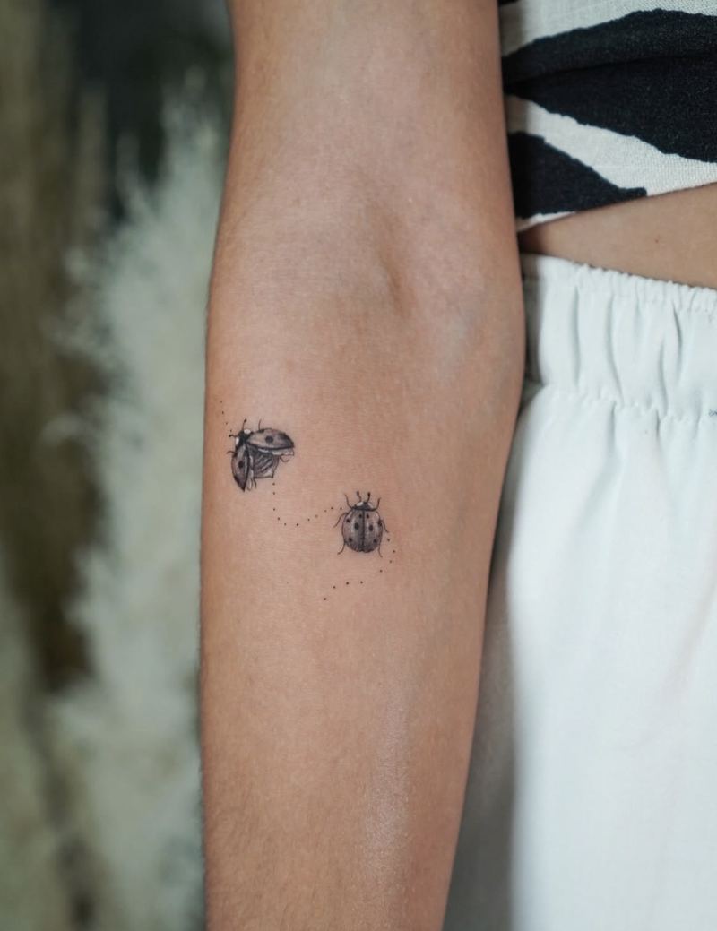 Fineline Tattoo von Mary, Velvet Line Karlsruhe