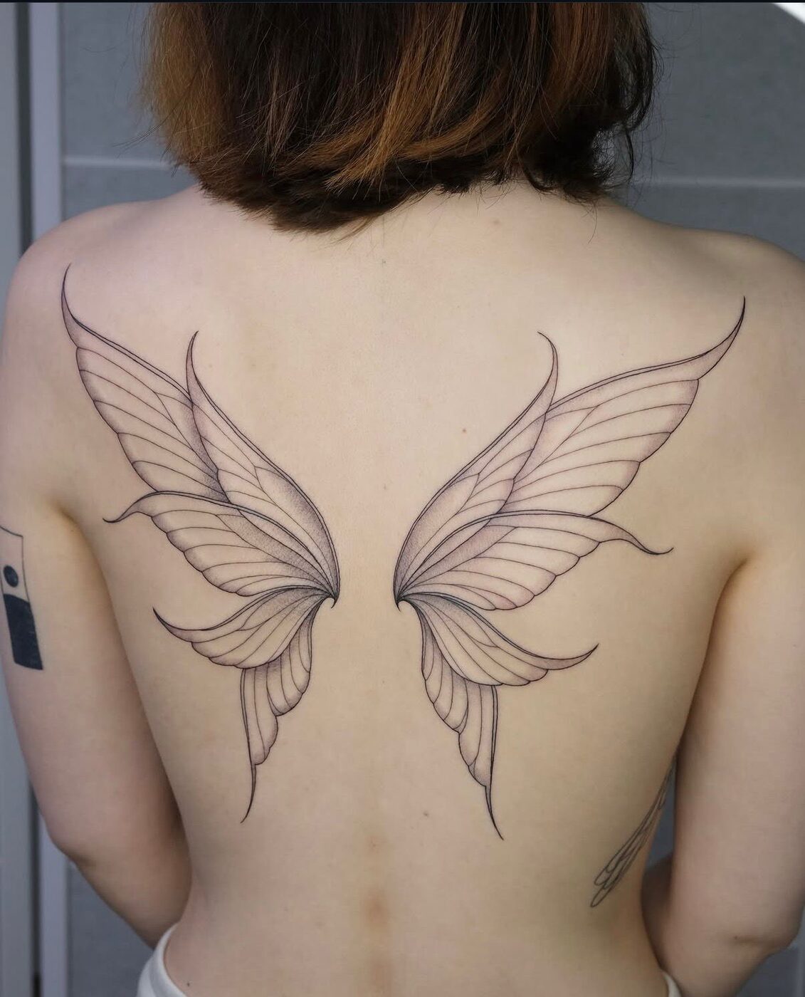 Kolibri Fineline Tattoo Arm, Velvet Line Karlsruhe