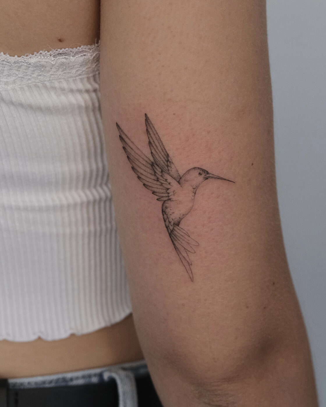Schriftzug Fineline Tattoo Hals, Velvet Line Karlsruhe