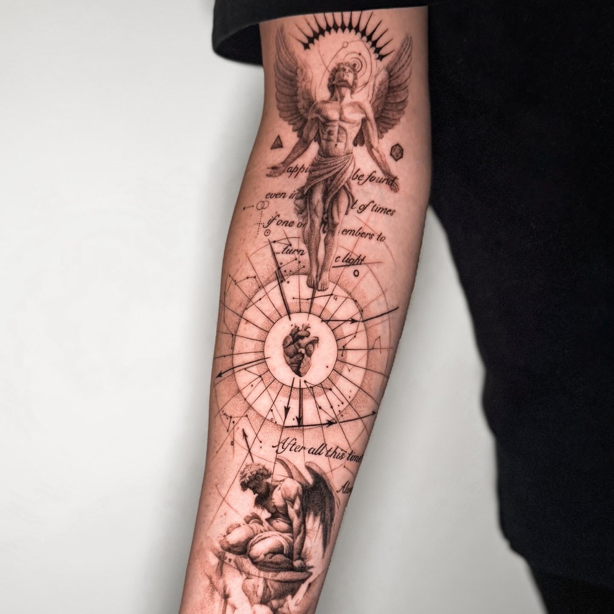 Engel und Herz in Fine Line · Unterarm · Tattoo von Inna, Velvet Line Karlsruhe