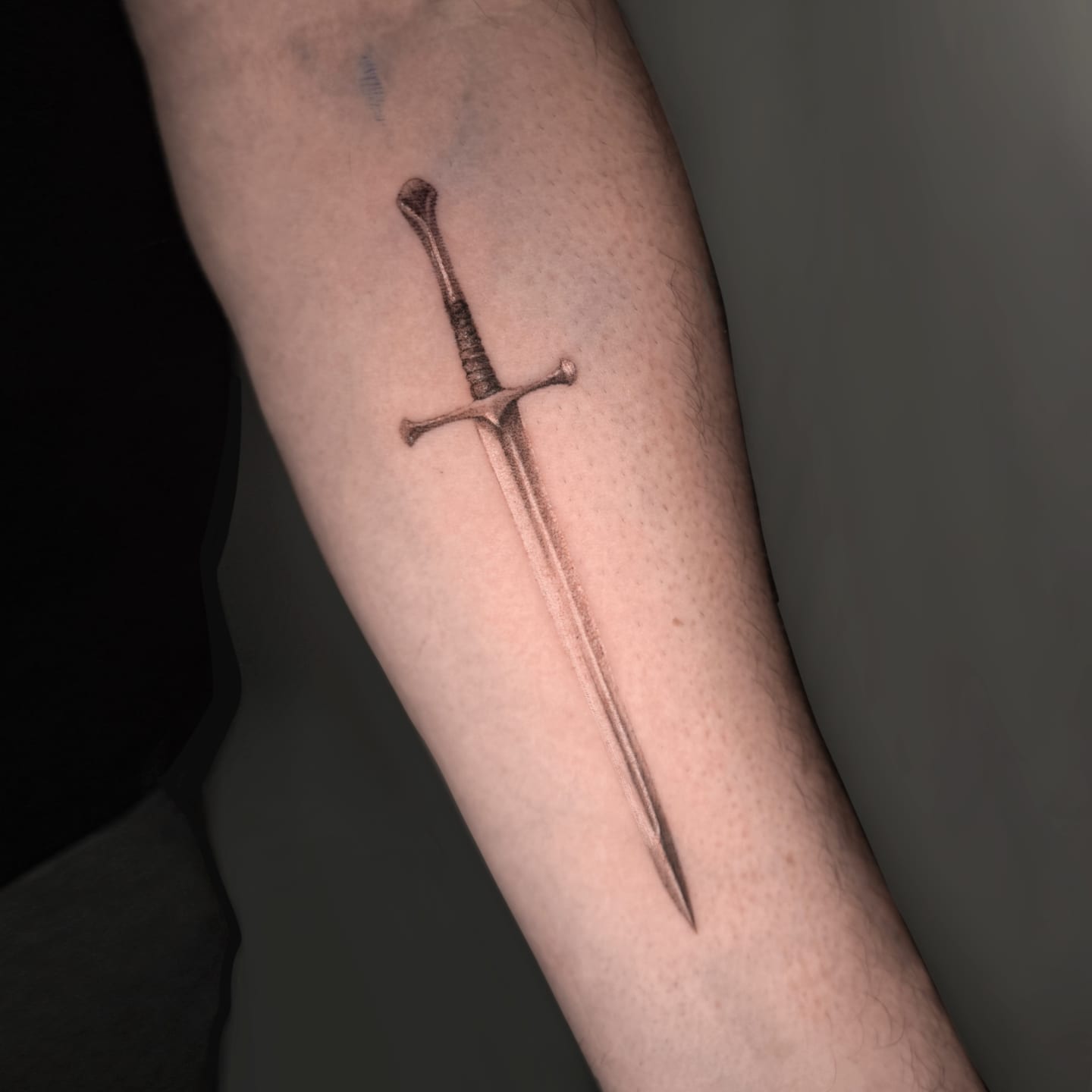 Schwert · Unterarm · Tattoo von Inna, Velvet Line Karlsruhe